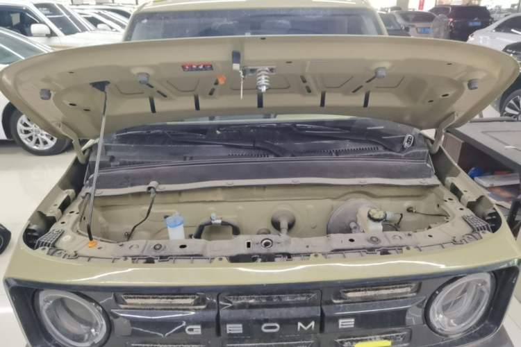 Used Geely Galaxy Panda 2024 200km Panda Rider Engine Bay