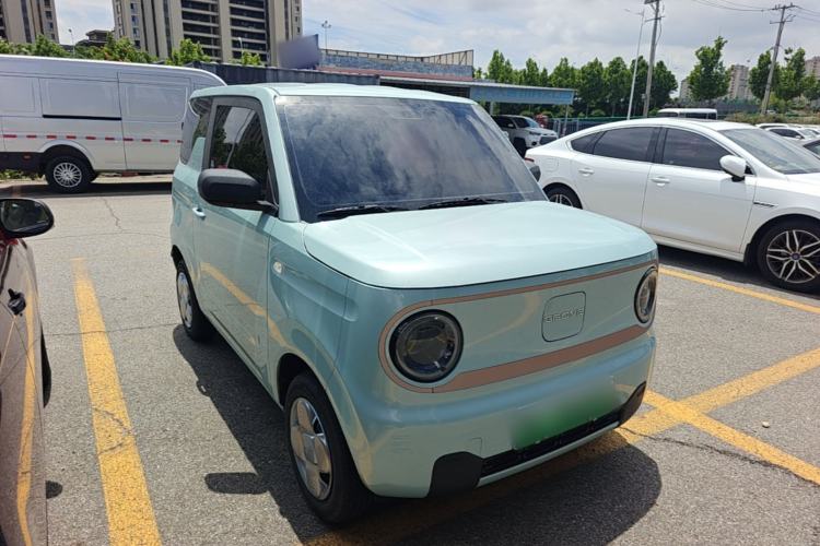 Used Geely Galaxy Panda 2024 Panda Mini 200km Endurance Bear Front Right 45 Deg