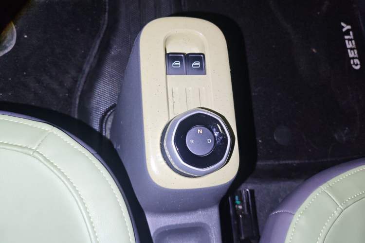 Used Geely Galaxy Panda 2024 200km Panda Rider Gear Lever