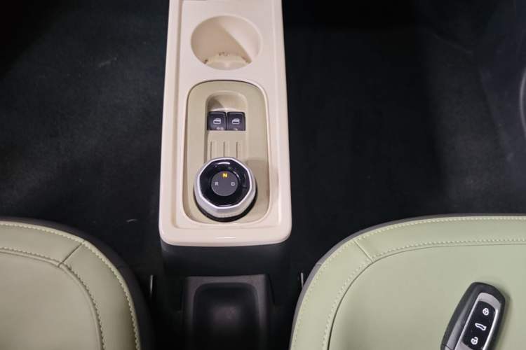 Used Geely Galaxy Panda 2024 200km Panda Rider Gear Lever