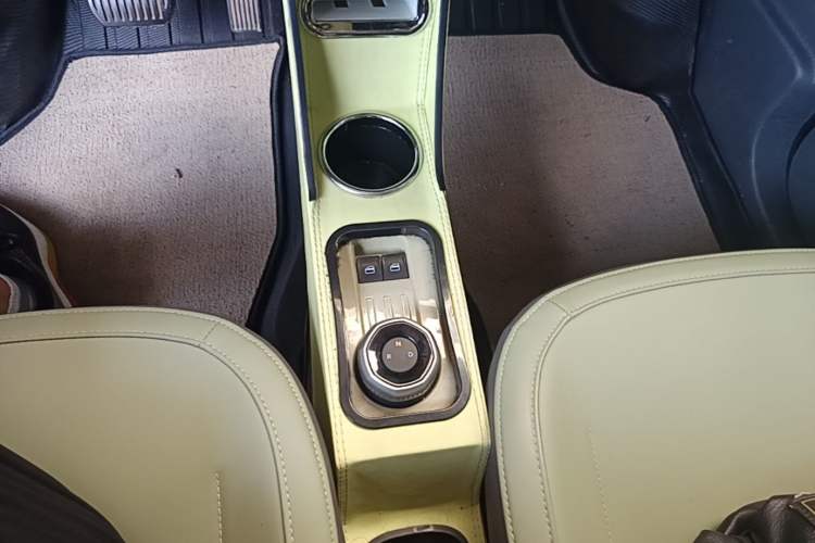 Used Geely Galaxy Panda 2024 200km Panda Rider Gear Lever