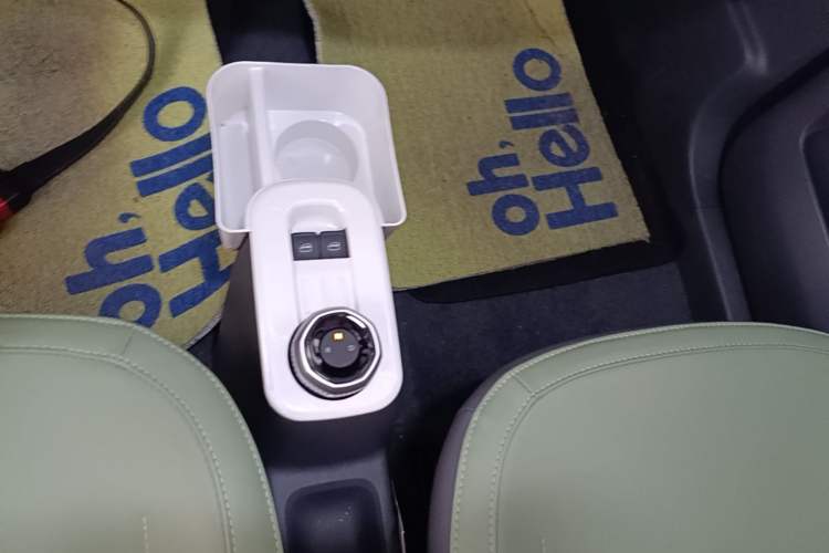 Used Geely Galaxy Panda 2024 200km Panda Rider Gear Lever