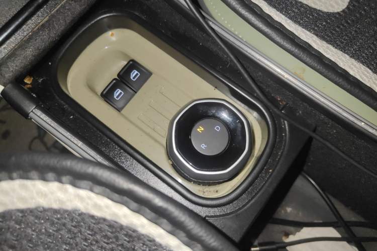 Used Geely Galaxy Panda 2024 200km Panda Rider Gear Lever