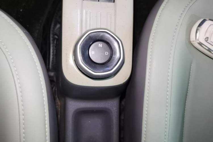 Used Geely Galaxy Panda 2024 200km Panda Rider Gear Lever