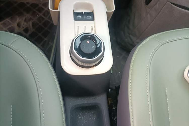Used Geely Galaxy Panda 2024 200km Panda Rider Gear Lever