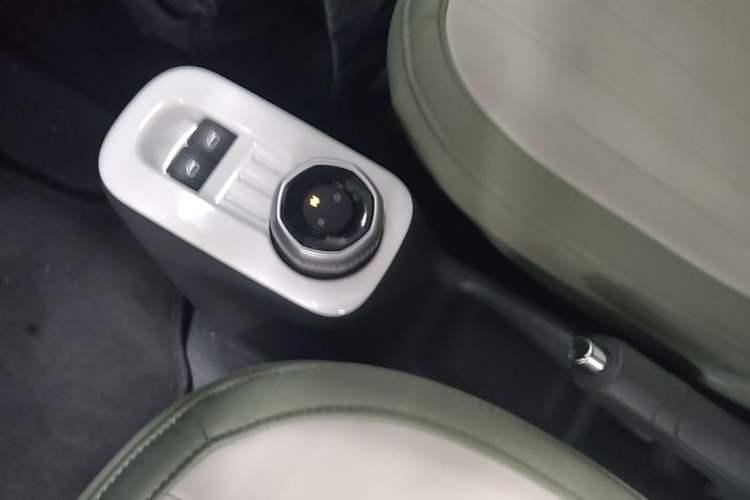 Used Geely Galaxy Panda 2024 200km Panda Rider Gear Lever