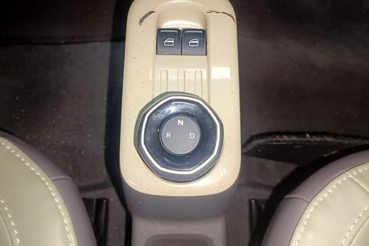 Used Geely Galaxy Panda 2024 200km Panda Rider Gear Lever