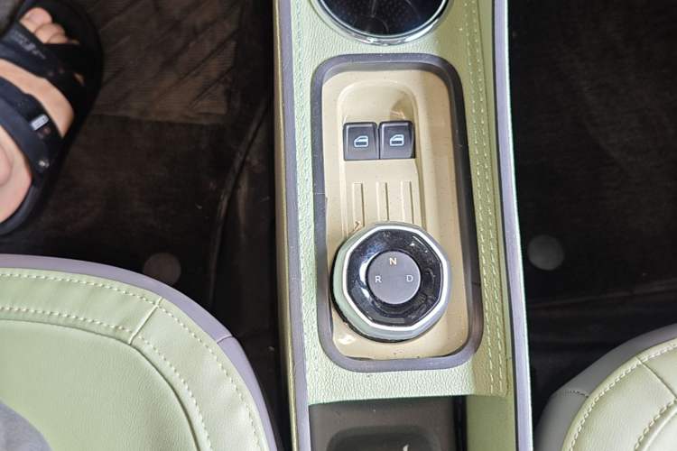 Used Geely Galaxy Panda 2024 200km Panda Rider Gear Lever