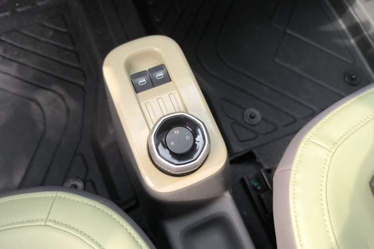 Used Geely Galaxy Panda 2024 200km Panda Rider Gear Lever
