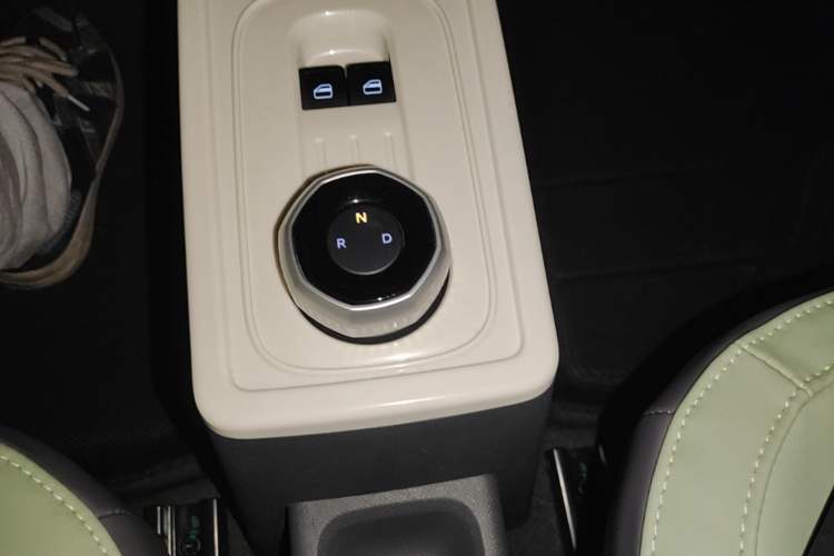 Used Geely Galaxy Panda 2024 200km Panda Rider Gear Lever