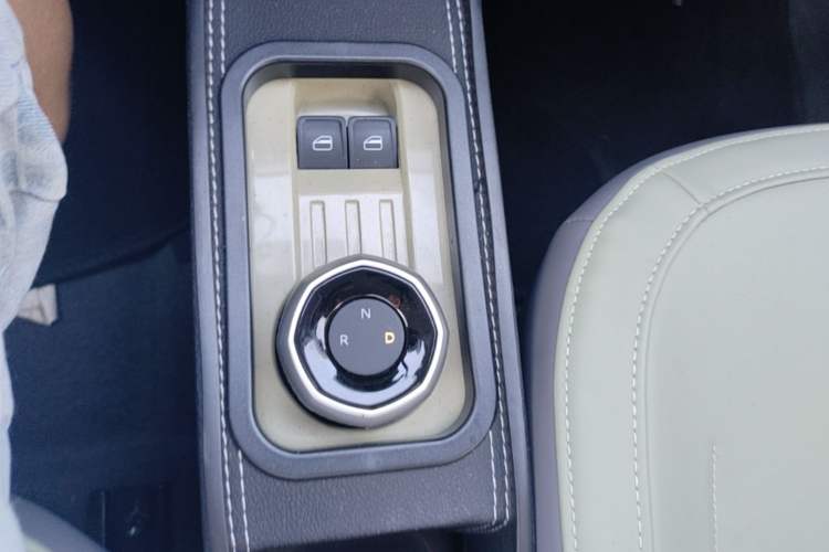 Used Geely Galaxy Panda 2024 200km Panda Rider Gear Lever