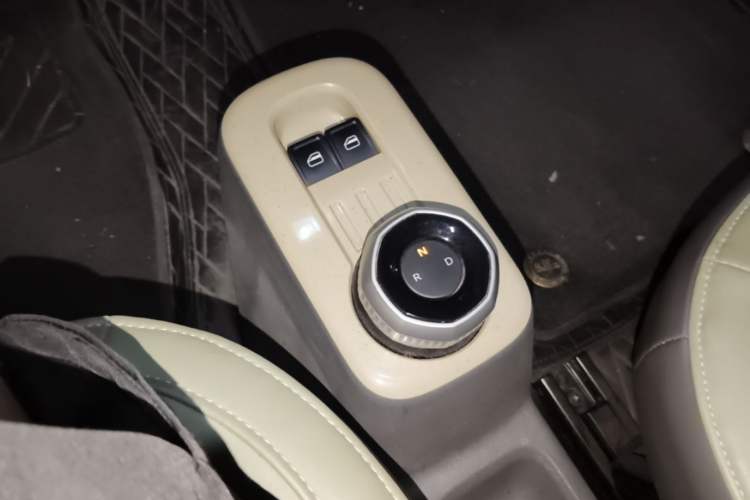 Used Geely Galaxy Panda 2024 200km Panda Rider Gear Lever