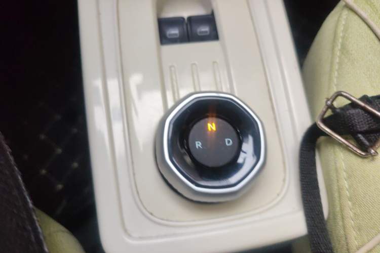 Used Geely Galaxy Panda 2024 Panda Mini 200km Longteng PRO Edition Gear Lever