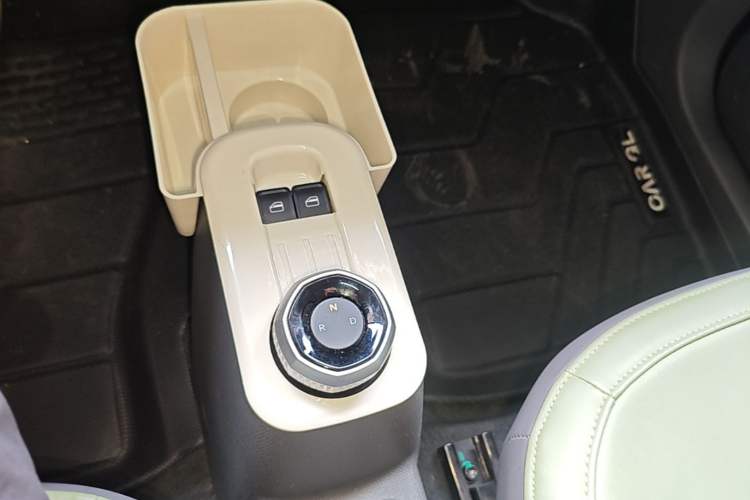Used Geely Galaxy Panda 2024 200km Panda Rider Gear Lever