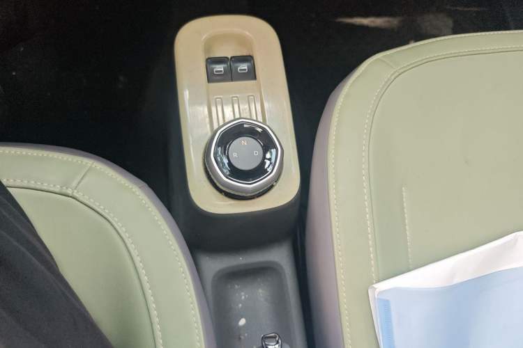 Used Geely Galaxy Panda 2024 200km Panda Rider Gear Lever
