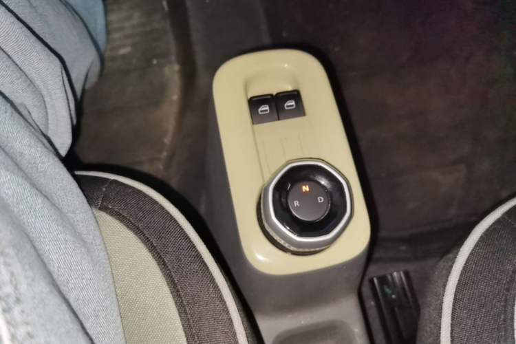 Used Geely Galaxy Panda 2024 200km Panda Rider Gear Lever