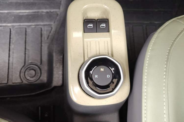 Used Geely Galaxy Panda 2024 200km Panda Rider Gear Lever