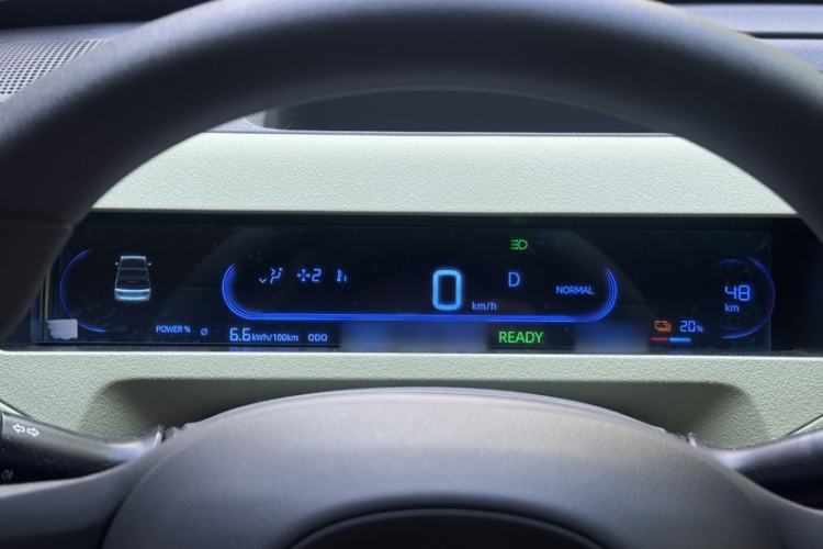 Used Geely Galaxy Panda 2024 Panda Mini 200km Endurance Bear Interior 4