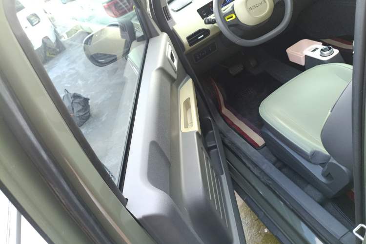 Used Geely Galaxy Panda 2024 200km Panda Rider Interior 8