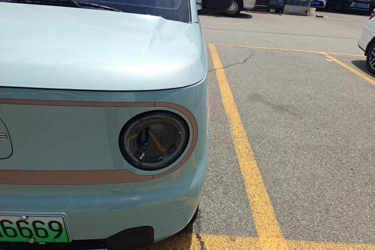Used Geely Galaxy Panda 2024 Panda Mini 200km Endurance Bear Left Front Headlight