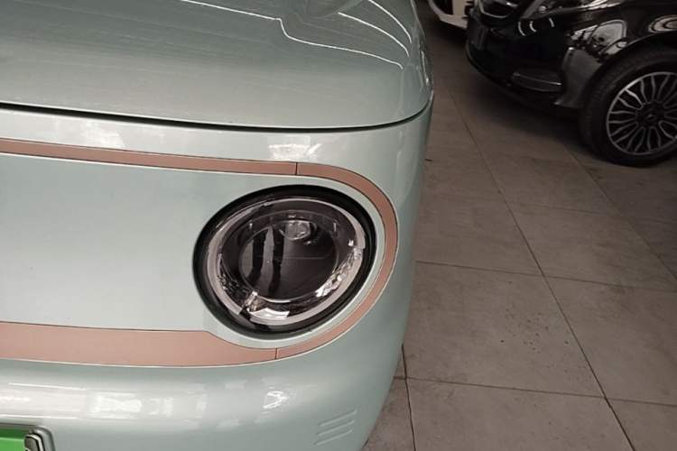 Used Geely Galaxy Panda 2024 Panda Mini 200km Endurance Bear Left Front Headlight