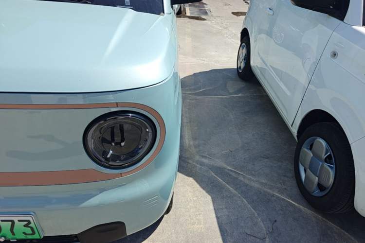 Used Geely Galaxy Panda 2024 Panda Mini 200km Endurance Bear Left Front Headlight