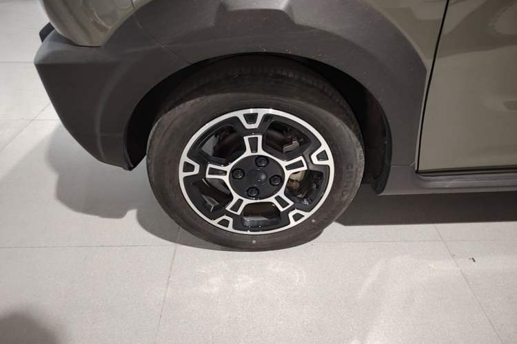 Used Geely Galaxy Panda 2024 200km Panda Rider Left Front Wheel Hub