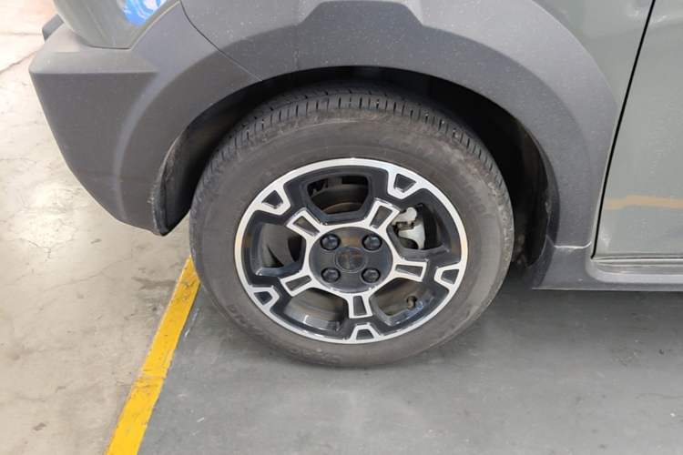 Used Geely Galaxy Panda 2024 200km Panda Rider Left Front Wheel Hub