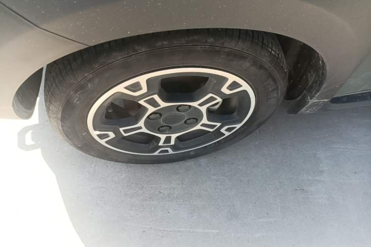 Used Geely Galaxy Panda 2024 200km Panda Rider Left Front Wheel Hub