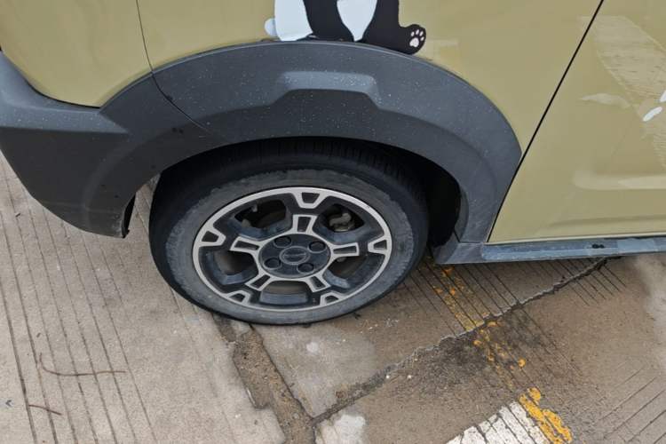 Used Geely Galaxy Panda 2024 200km Panda Rider Left Front Wheel Hub