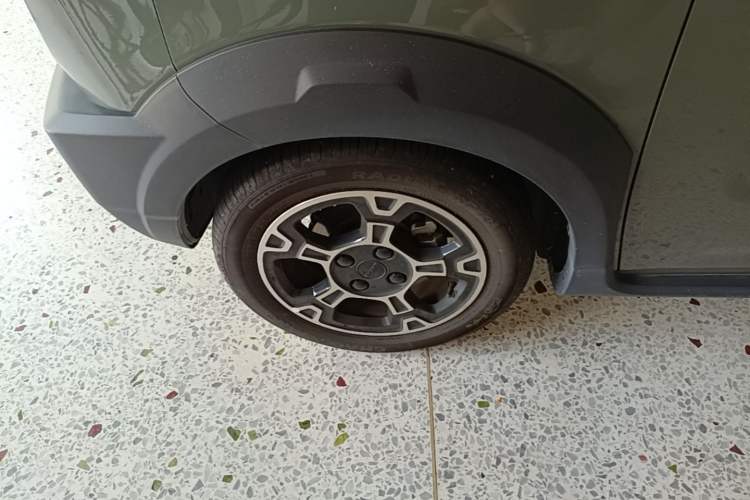 Used Geely Galaxy Panda 2024 200km Panda Rider Left Front Wheel Hub