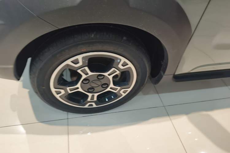 Used Geely Galaxy Panda 2024 200km Panda Rider Left Front Wheel Hub