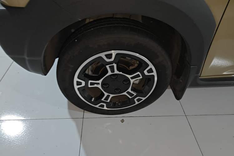 Used Geely Galaxy Panda 2024 200km Panda Rider Left Front Wheel Hub