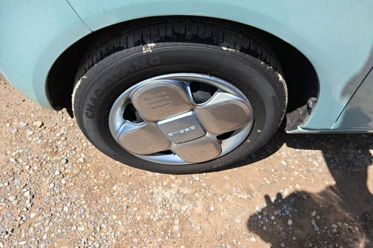 Used Geely Galaxy Panda 2024 Panda Mini 200km Endurance Bear Left Front Wheel Hub