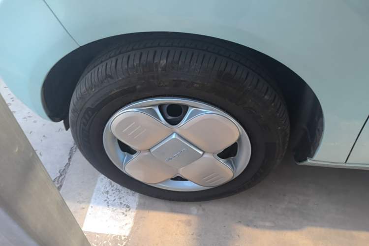 Used Geely Galaxy Panda 2024 Panda Mini 200km Endurance Bear Left Front Wheel Hub