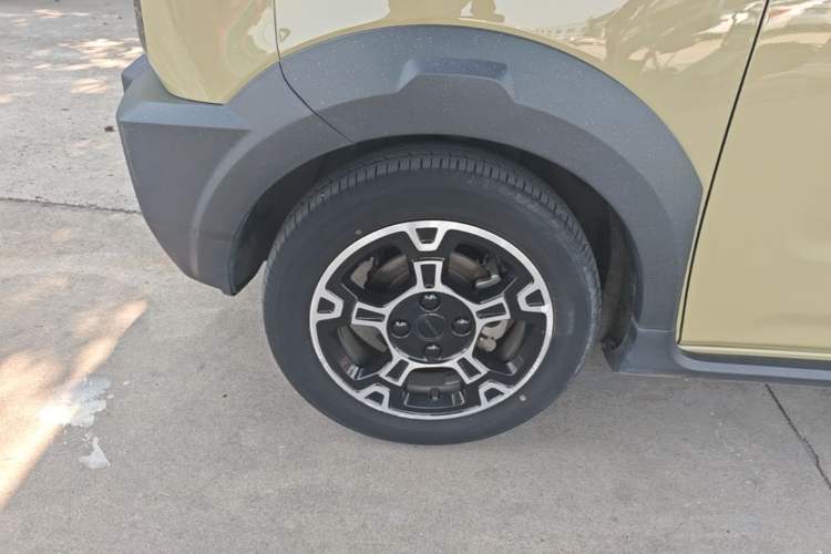Used Geely Galaxy Panda 2024 200km Panda Rider Left Front Wheel Hub