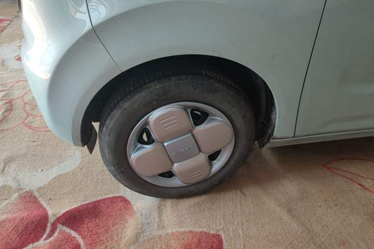 Used Geely Galaxy Panda 2024 Panda Mini 200km Endurance Bear Left Front Wheel Hub