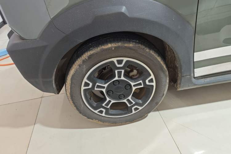 Used Geely Galaxy Panda 2024 200km Panda Rider Left Front Wheel Hub