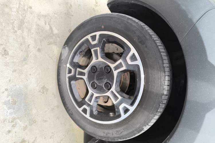Used Geely Galaxy Panda 2024 200km Panda Rider Left Front Wheel Hub