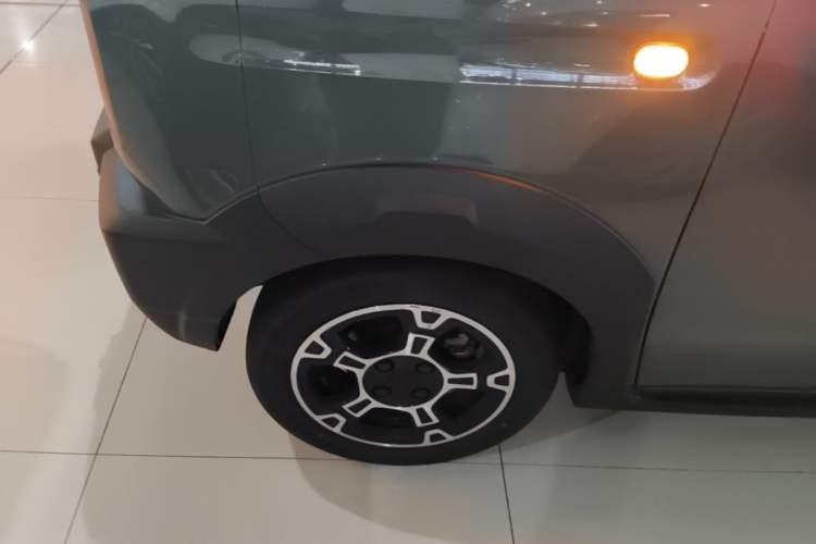 Used Geely Galaxy Panda 2024 200km Panda Rider Left Front Wheel Hub