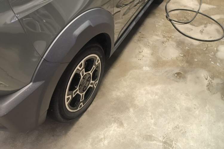 Used Geely Galaxy Panda 2024 200km Panda Rider Left Front Wheel Hub