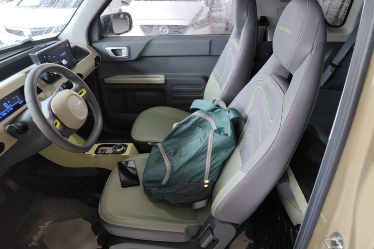 Used Geely Galaxy Panda 2024 200km Panda Rider Left Rear Seat