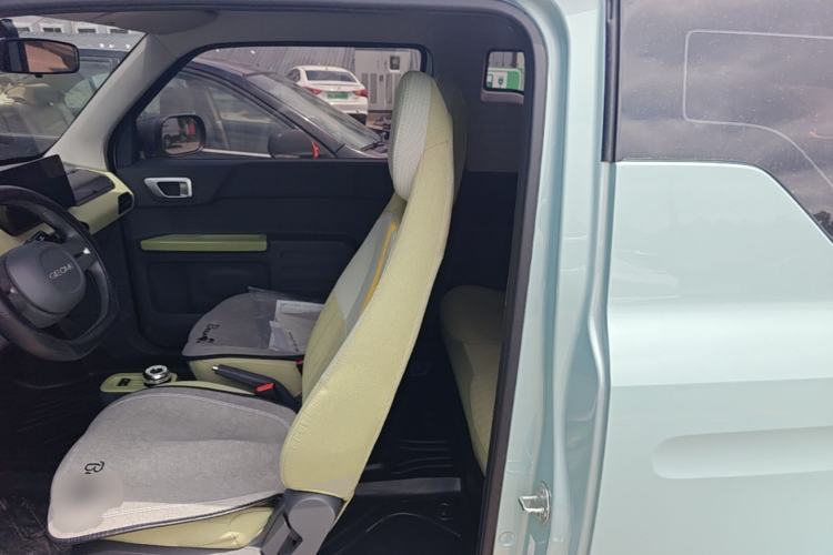 Used Geely Galaxy Panda 2024 Panda Mini 200km Endurance Bear Left Rear Seat