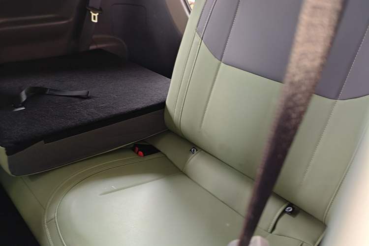 Used Geely Galaxy Panda 2024 200km Panda Rider Left Rear Seat
