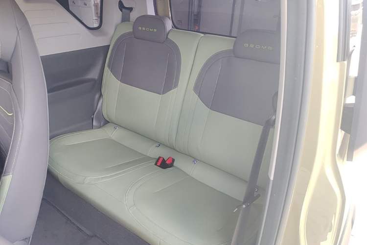 Used Geely Galaxy Panda 2024 200km Panda Rider Left Rear Seat