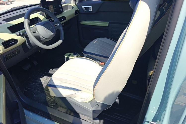 Used Geely Galaxy Panda 2024 Panda Mini 200km Endurance Bear Left Rear Seat