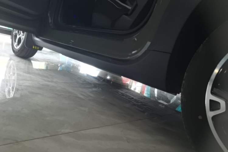 Used Geely Galaxy Panda 2024 200km Panda Rider Left Side Sill