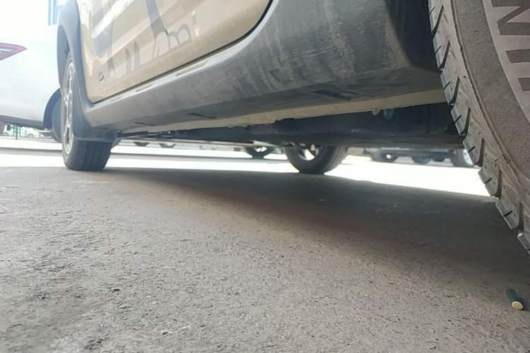 Used Geely Galaxy Panda 2024 200km Panda Rider Left Side Sill