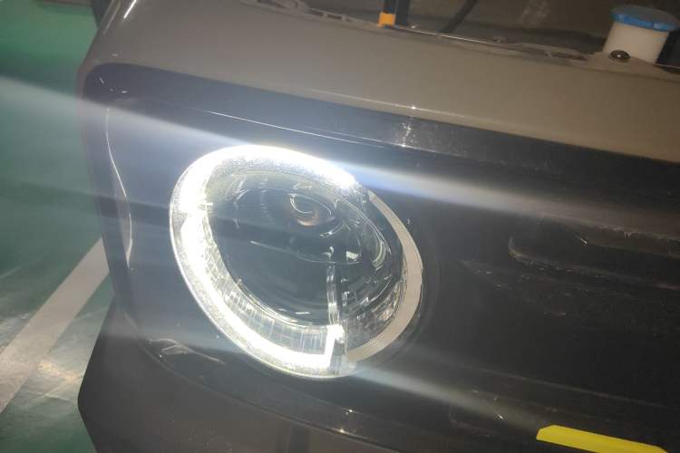 Used Geely Galaxy Panda 2024 200km Panda Rider Right Front Headlight