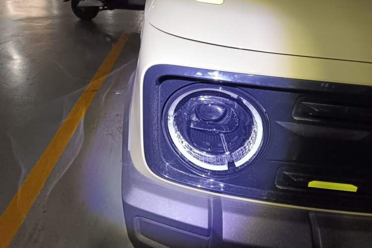 Used Geely Galaxy Panda 2024 200km Panda Rider Right Front Headlight